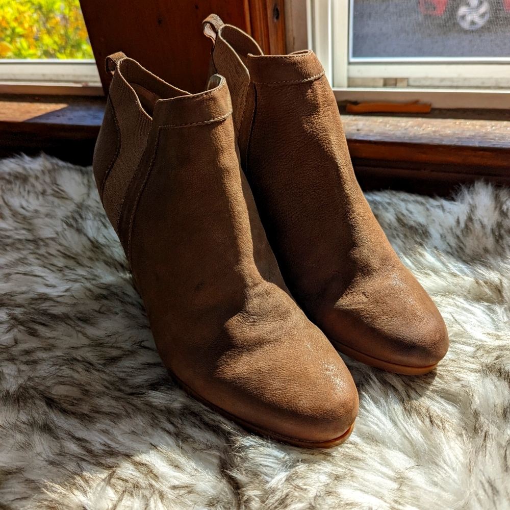 Crown Vintage slip on wedge booties